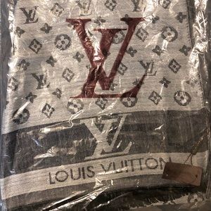 Louis Vuitton designer Scarf
